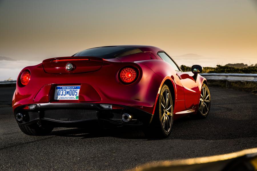  Alfa Romeo 4C (960) 2014 года  (NA) (фото 8 из 40)